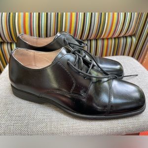 Florsheim boys shoes - excellent condition